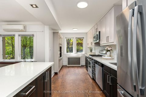Photo 11 at 236 Ellis Avenue, Swansea, Toronto