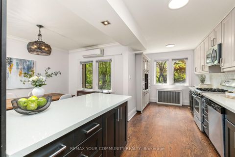 Photo 12 at 236 Ellis Avenue, Swansea, Toronto