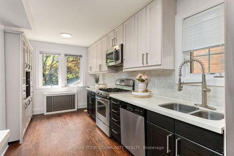 Photo 13 at 236 Ellis Avenue, Swansea, Toronto