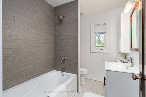 Photo 20 at 236 Ellis Avenue, Swansea, Toronto