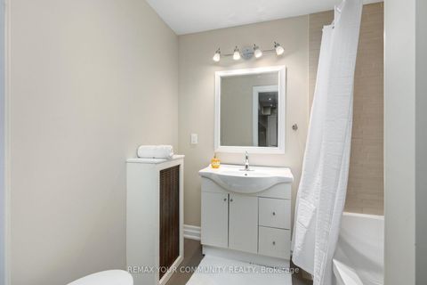 Photo 31 at 236 Ellis Avenue, Swansea, Toronto