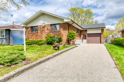 Photo 1 at 70 Lavington Drive, Richview, Toronto