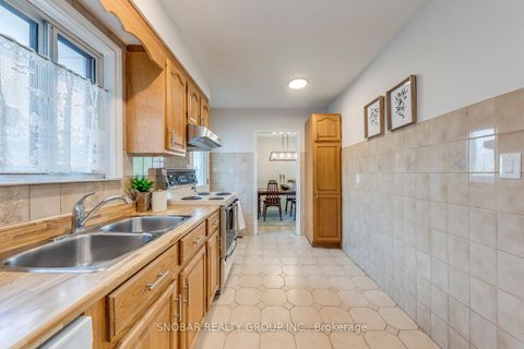 Photo 10 at 70 Lavington Drive, Richview, Toronto