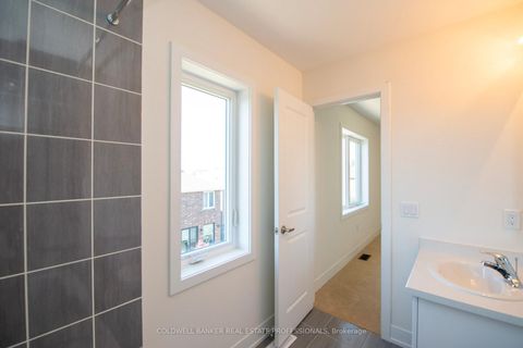 Photo 17 at 4 Hampton Lane, Ardagh, Barrie