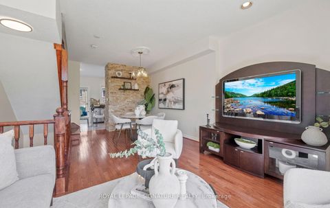 Photo 7 at 370 South Park Road, Commerce Valley, Markham