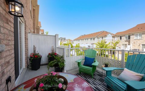 Photo 18 at 370 South Park Road, Commerce Valley, Markham