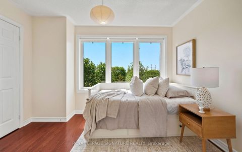 Photo 24 at 370 South Park Road, Commerce Valley, Markham