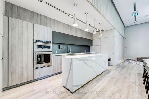 Photo 34 at 1106 - 223 St Clair Avenue W, Casa Loma, Toronto