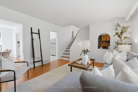 Photo 10 at 410 Dianne Drive, Donevan, Oshawa