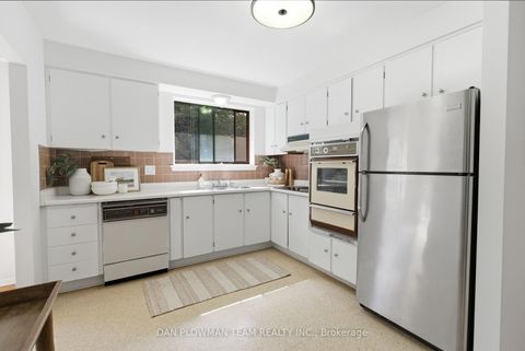 Photo 16 at 410 Dianne Drive, Donevan, Oshawa