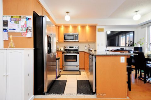 Photo 11 at 26 - 671A Warden Avenue, Birchmount, Toronto