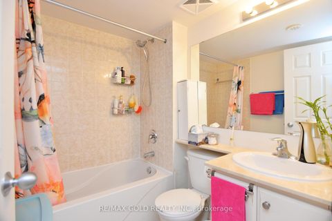 Photo 17 at 26 - 671A Warden Avenue, Birchmount, Toronto