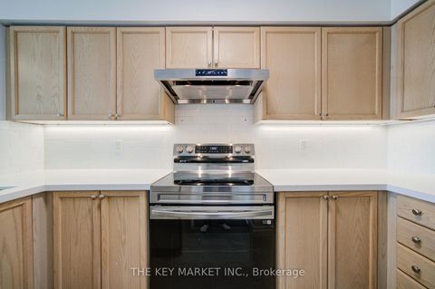 Photo 21 at 2007 - 21 Hillcrest Avenue, Willowdale East, Toronto
