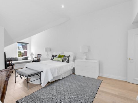 Photo 18 at 32 Bernard Avenue, Annex, Toronto