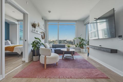 Photo 14 at 1701 - 576 Front Street W, Waterfront Communities C1, Toronto