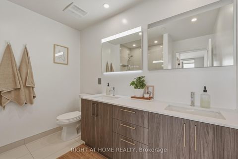 Photo 19 at 1701 - 576 Front Street W, Waterfront Communities C1, Toronto