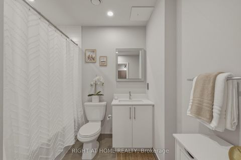 Photo 24 at 1701 - 576 Front Street W, Waterfront Communities C1, Toronto