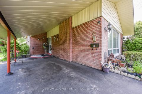 Photo 12 at 19 Eriksdale Road, Markland Wood, Toronto