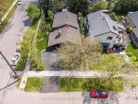 Photo 29 at 19 Eriksdale Road, Markland Wood, Toronto