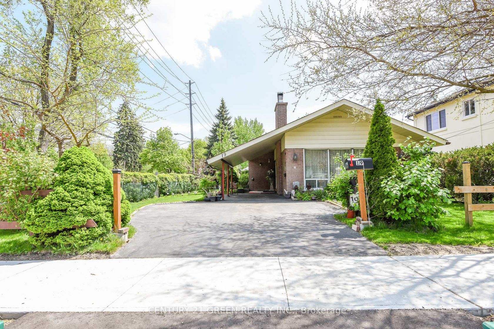 19 Eriksdale Road, Markland Wood, Toronto photo 6
