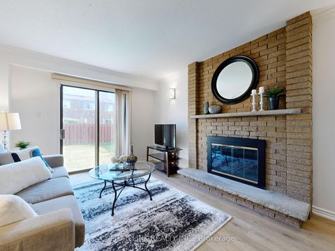 Photo 3 at 5 Haven Hill Square, Agincourt North, Toronto