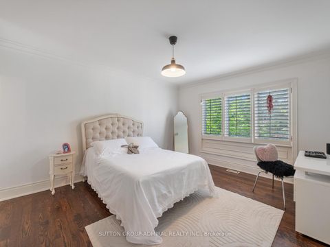 Photo 31 at 35 Wentworth Avenue, Westgate, Toronto