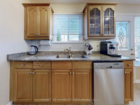 Photo 18 at 50 Rathfon Crescent, North Richvale, Richmond Hill