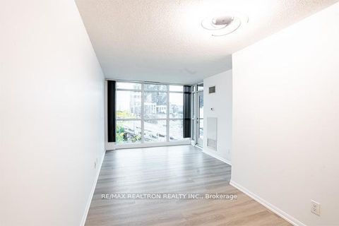 Photo 6 at 808 - 18 Yonge Street, Waterfront Communities C1, Toronto