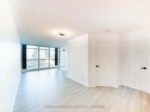 Photo 7 at 808 - 18 Yonge Street, Waterfront Communities C1, Toronto