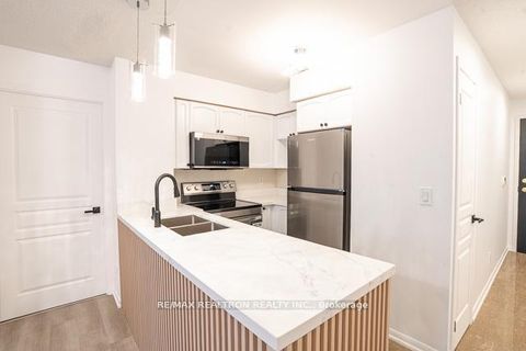 Photo 10 at 808 - 18 Yonge Street, Waterfront Communities C1, Toronto