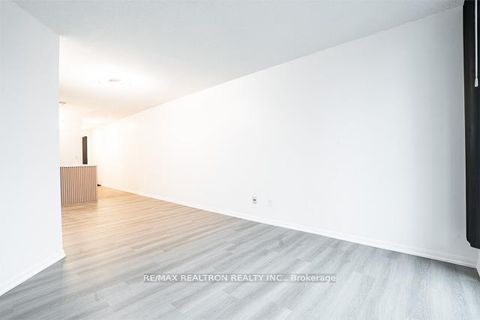 Photo 16 at 808 - 18 Yonge Street, Waterfront Communities C1, Toronto