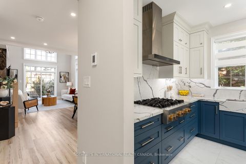 Photo 11 at 10 Belle Terre Way, Greensborough, Markham