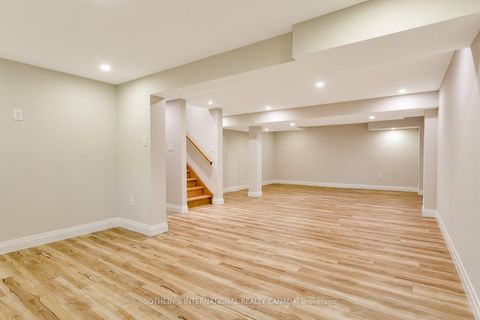 Photo 35 at 10 Belle Terre Way, Greensborough, Markham