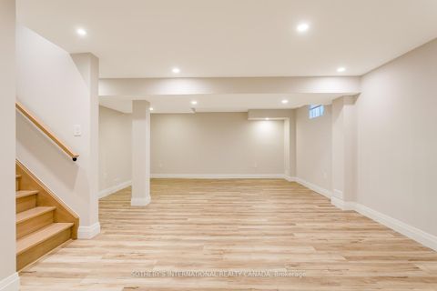 Photo 36 at 10 Belle Terre Way, Greensborough, Markham