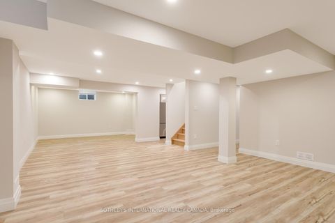 Photo 38 at 10 Belle Terre Way, Greensborough, Markham
