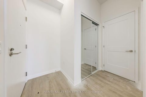 Photo 3 at LPH17 - 50 Dunfield Street, Mount Pleasant West, Toronto