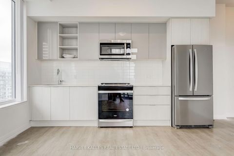 Photo 11 at LPH17 - 50 Dunfield Street, Mount Pleasant West, Toronto