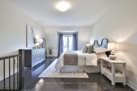 Photo 14 at 32 Lobo Mews, City Centre West, Toronto