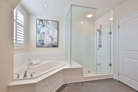 Photo 17 at 32 Lobo Mews, City Centre West, Toronto
