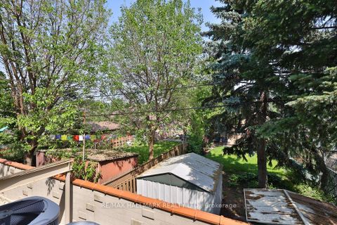 Photo 27 at 32 Lobo Mews, City Centre West, Toronto