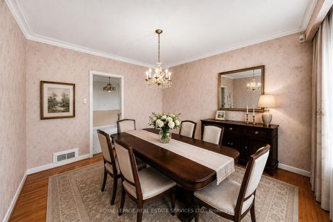 Photo 7 at 28 Bemersyde Drive, Rosethorn, Toronto
