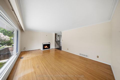 Photo 9 at 28 Bemersyde Drive, Rosethorn, Toronto