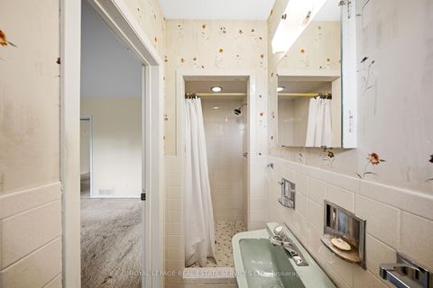 Photo 16 at 28 Bemersyde Drive, Rosethorn, Toronto