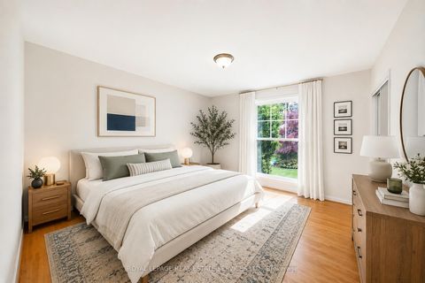 Photo 18 at 28 Bemersyde Drive, Rosethorn, Toronto