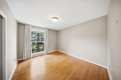 Photo 19 at 28 Bemersyde Drive, Rosethorn, Toronto