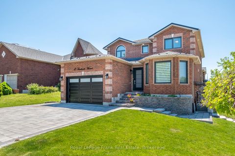 Photo 0 at 13 Fenchurch Manor, Painswick South, Barrie
