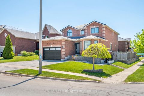 Photo 1 at 13 Fenchurch Manor, Painswick South, Barrie