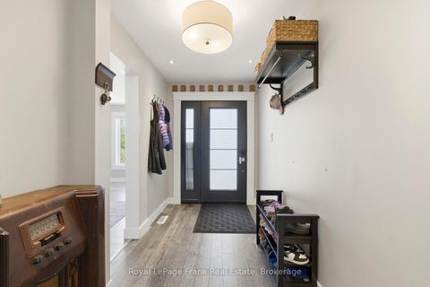 Photo 3 at 13 Fenchurch Manor, Painswick South, Barrie