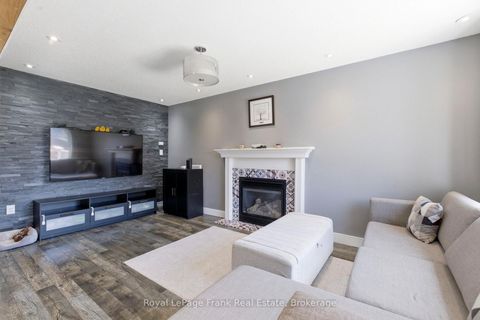 Photo 6 at 13 Fenchurch Manor, Painswick South, Barrie