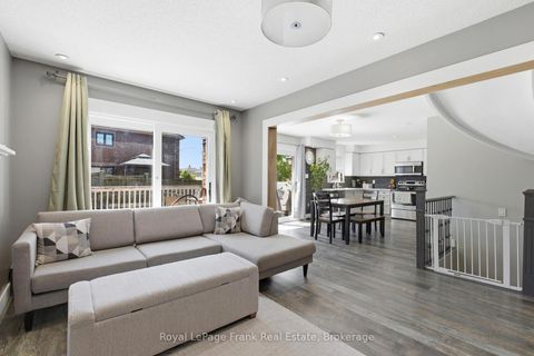 Photo 7 at 13 Fenchurch Manor, Painswick South, Barrie